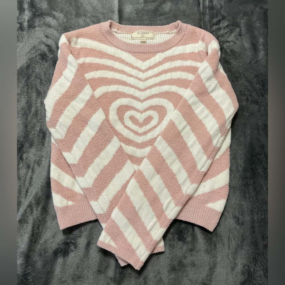 Aesthetic PINK AND WHITE HEART SWEATER .